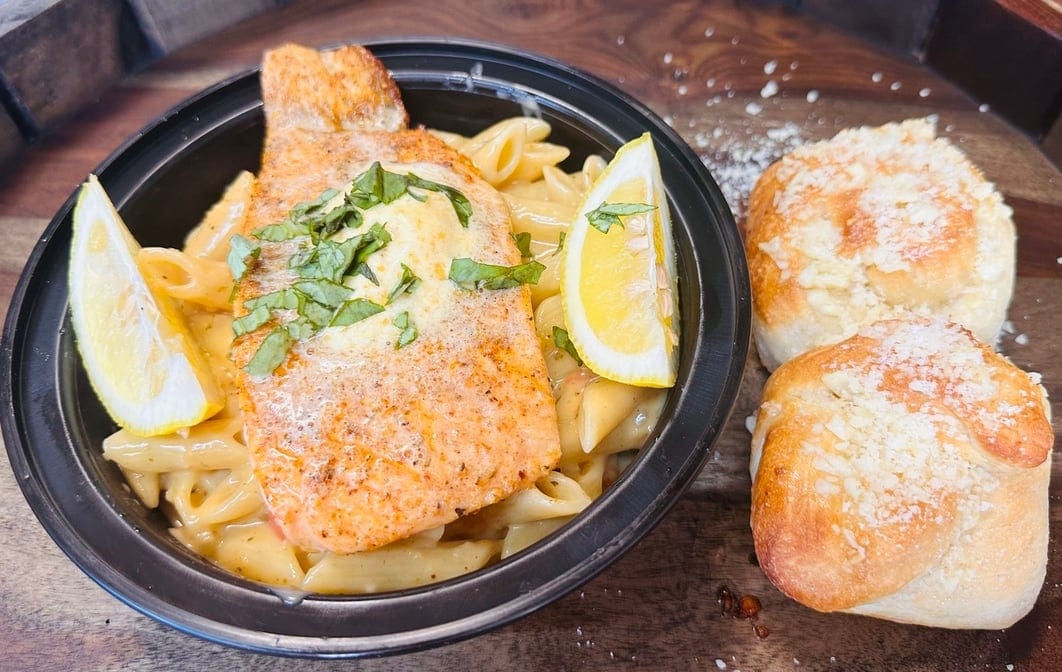 Nashville, Hot Salmon Alfredo.