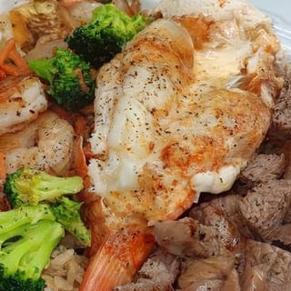 Steak Shrimp& Salmon Bowl